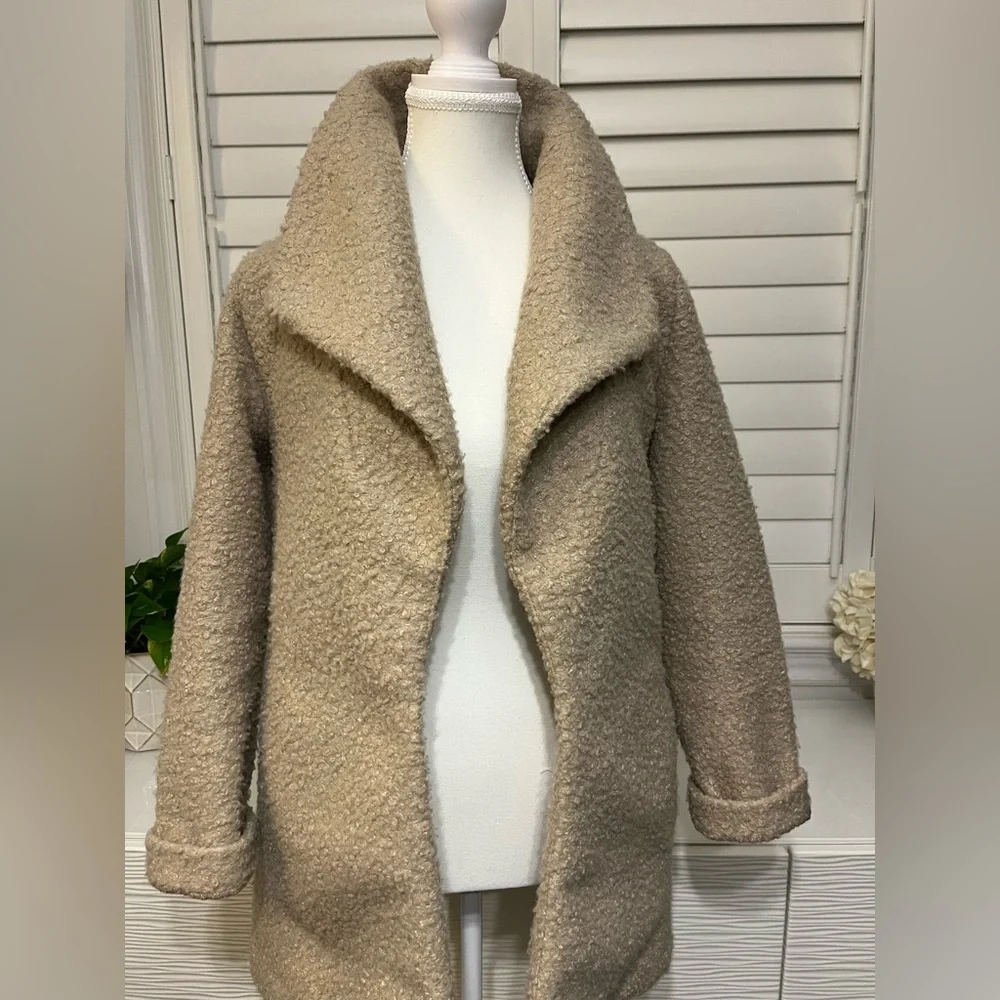 Loft Jacket - Picture 2 of 7